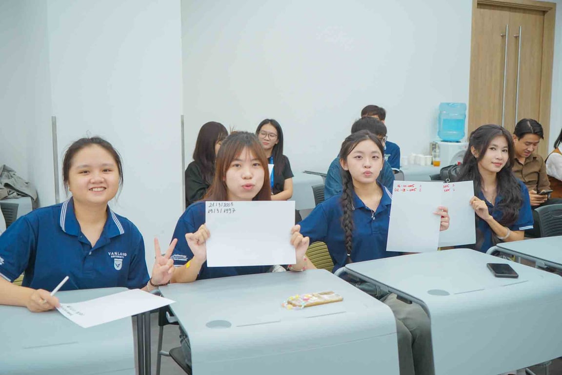 khoa moi truong truong dai hoc van lang to chuc chuong trinh “ket noi - hieu minh - buc pha”-e.jpg