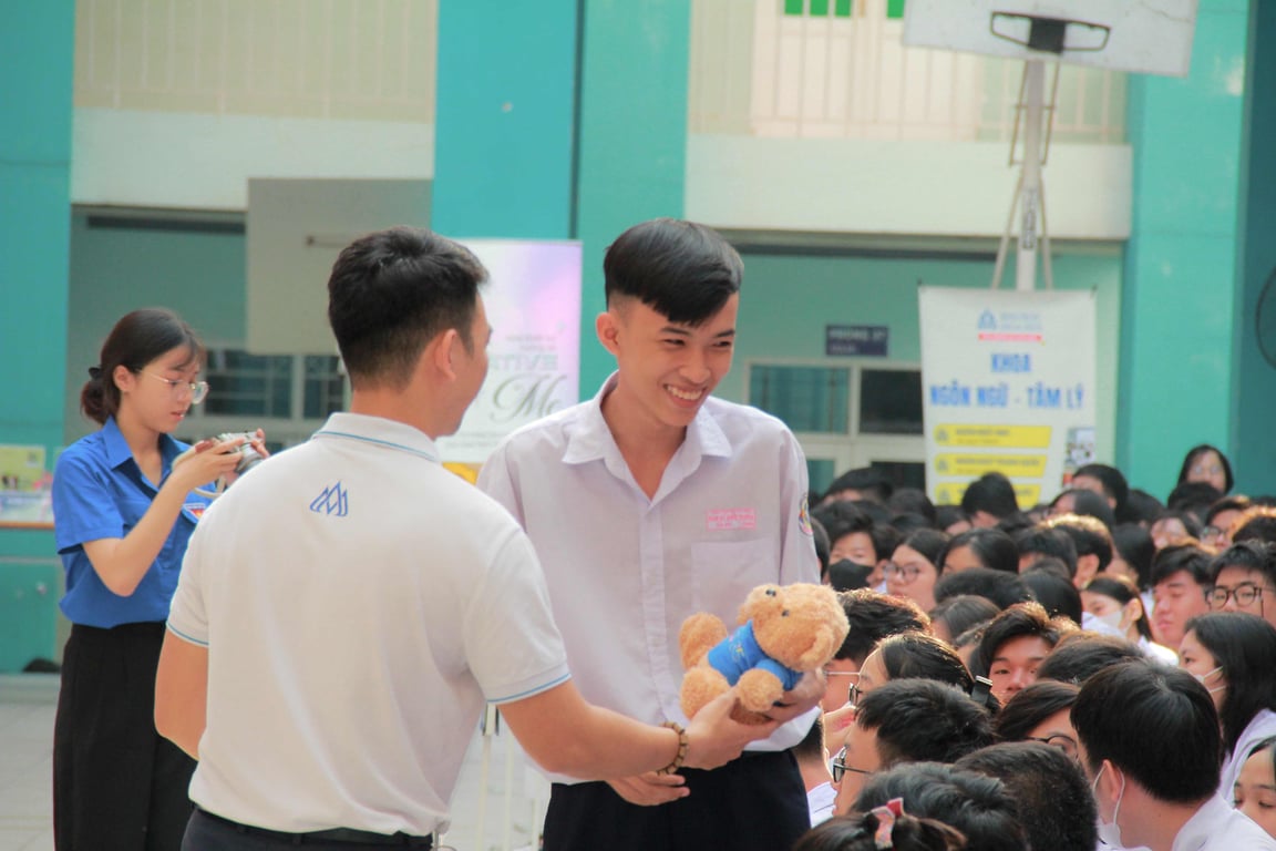 Chọn ngành không mông lung: HSU Tour đến với THPT Nam Kỳ Khởi Nghĩa