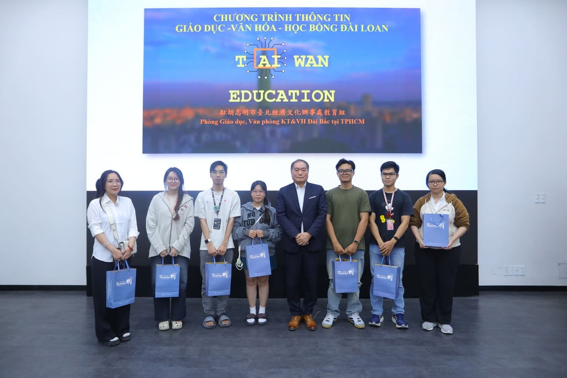 vlu-ngay-hoi-thong-tin-hoc-bong-va-van-hoa-dai-loan-d.jpg