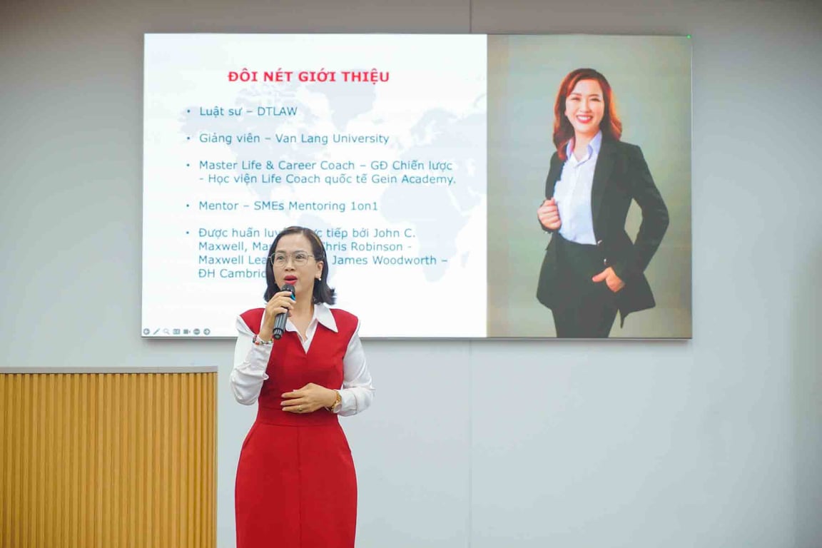 khoa moi truong truong dai hoc van lang to chuc chuong trinh “ket noi - hieu minh - buc pha”-a.jpg