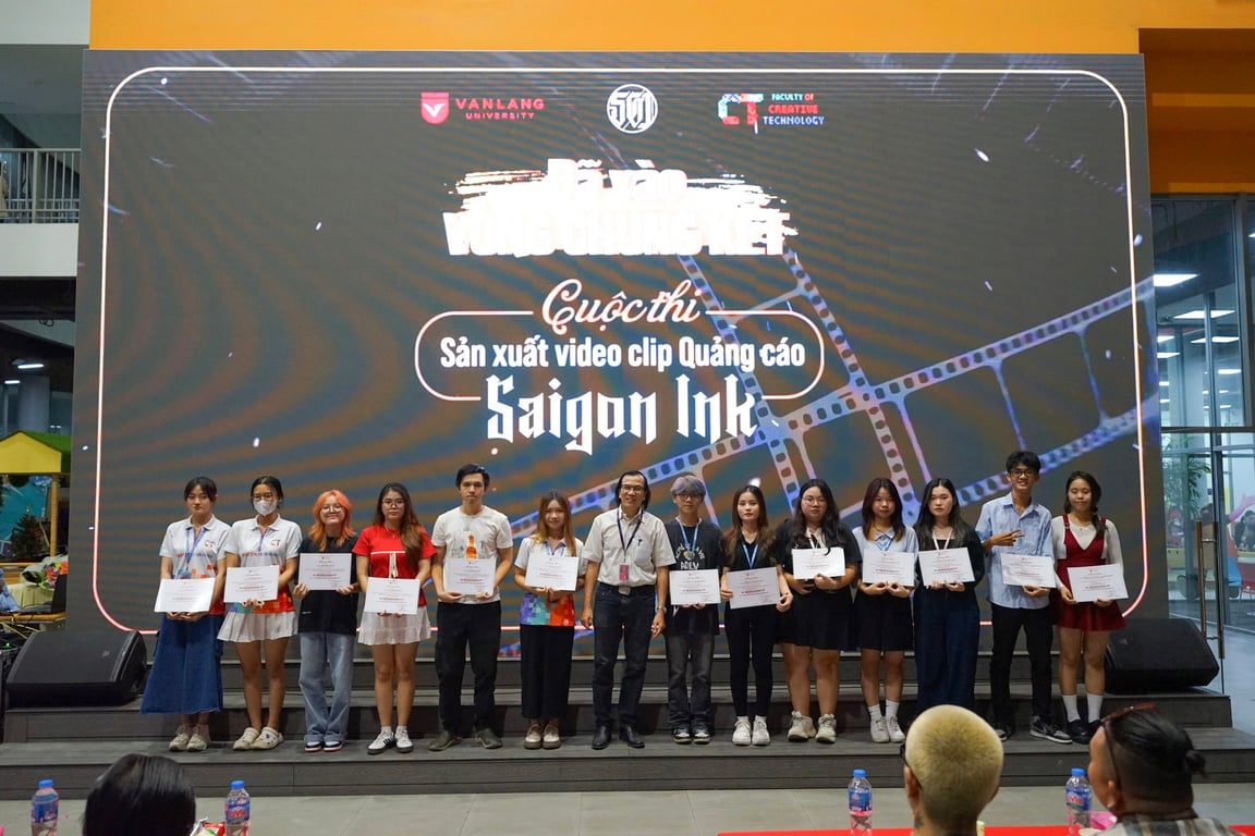 vlu-thiet-ke-am-thanh-anh-sang-nganh-hoc-kien-tao-cam-xuc-san-khau-va-trai-nghiem-bieu-dien-h.jpg