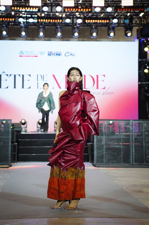 Sinh viên HSU khẳng định bản sắc trên sàn diễn FÊTE DE LA MODE tại Hobby Horizon Beyond 2025