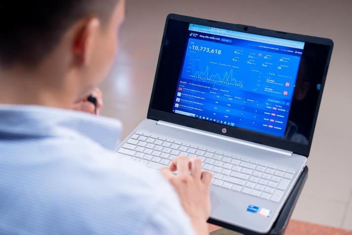 [Hướng nghiệp 2026] Digital Marketing: Chỉ cần “lướt newsfeed” mỗi ngày là làm được? 10
