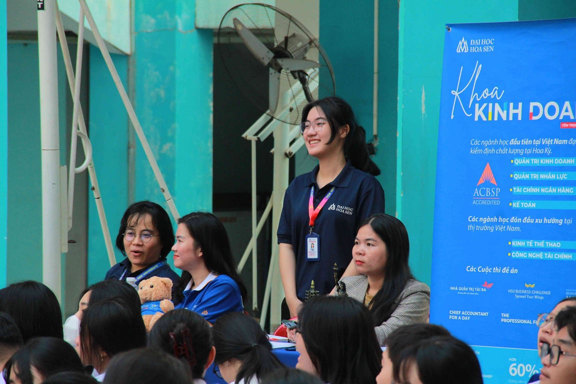 Chọn ngành không mông lung: HSU Tour đến với THPT Nam Kỳ Khởi Nghĩa
