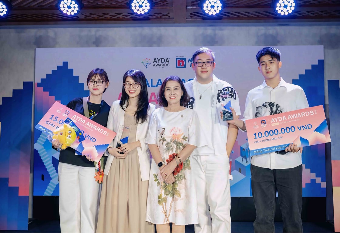 sinh-vien-dai-hoc-van-lang-tiep-tuc-noi-dai-chuoi-thanh-tich-3-nam-lien-tiep-tai-ayda-awards-2025-g.jpg