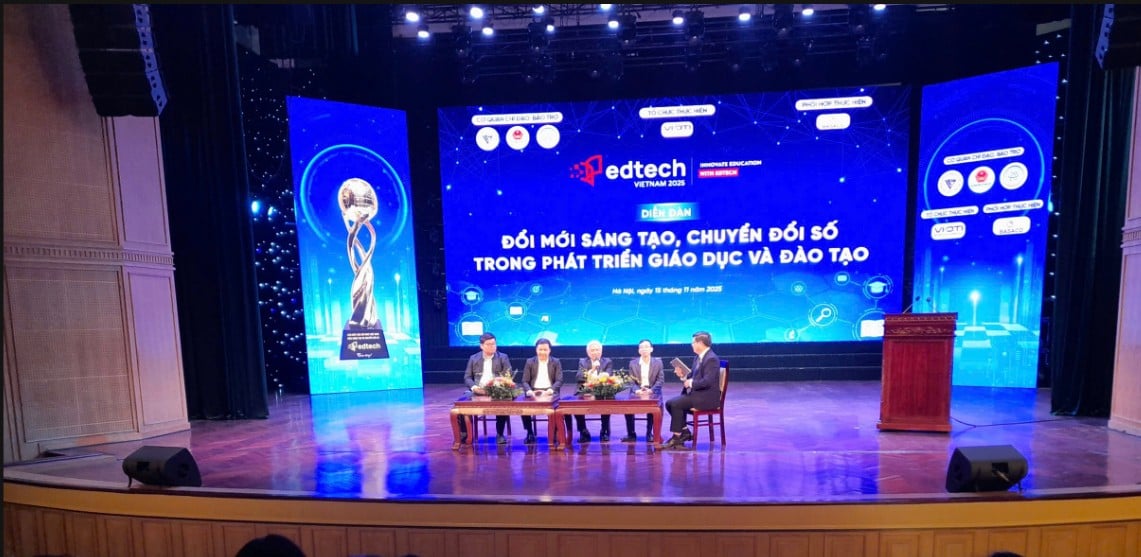 van-lang-university-duoc-vinh-danh-“moi-truong-giao-duc-cua-nam”-tai-sei-awards-2025-c.jpg