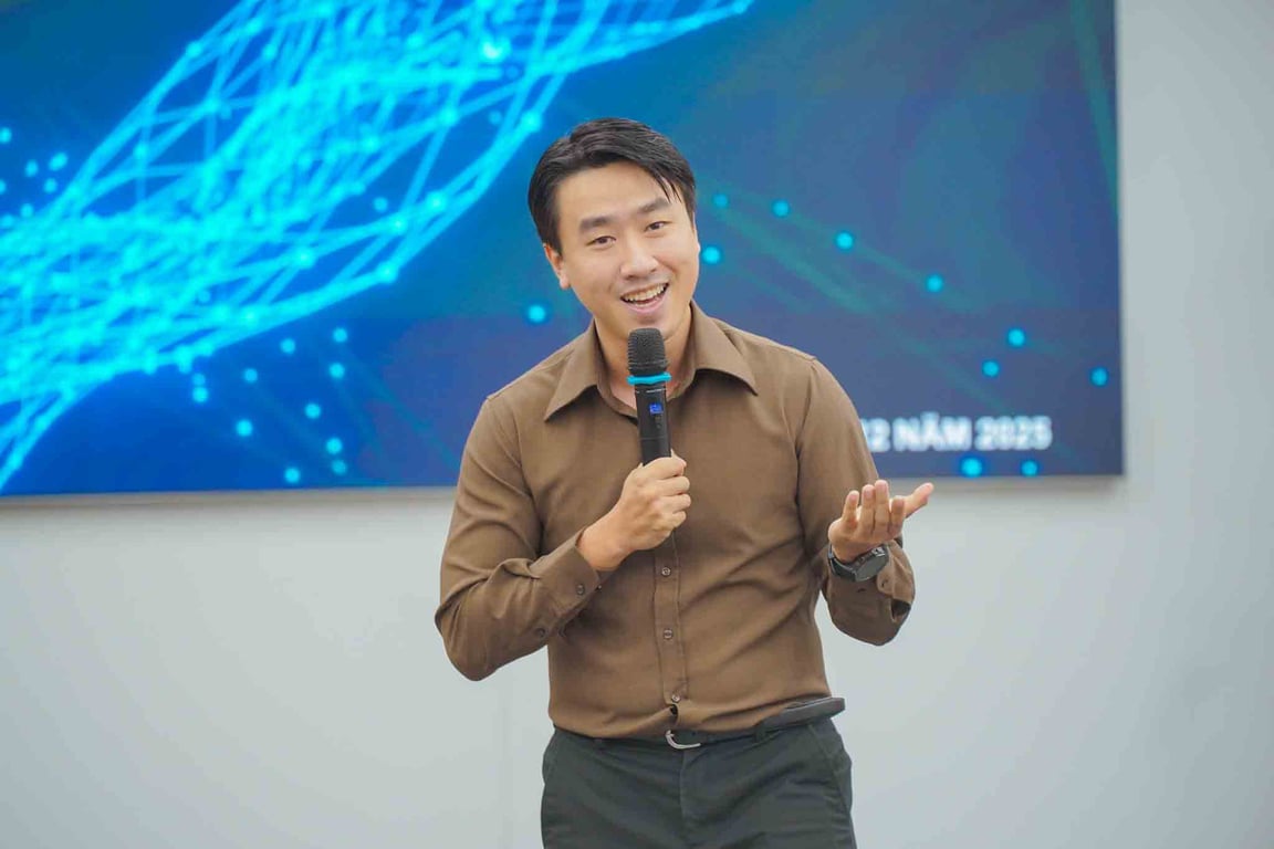 khoa moi truong truong dai hoc van lang to chuc chuong trinh “ket noi - hieu minh - buc pha”-c.jpg