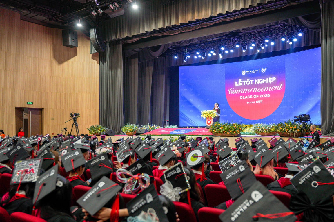 vlu-thu-khoa-pr-va-bai-hoc-di-bat-bien-ung-van-bien-trong-thoi-dai-bien-doi-a.jpg