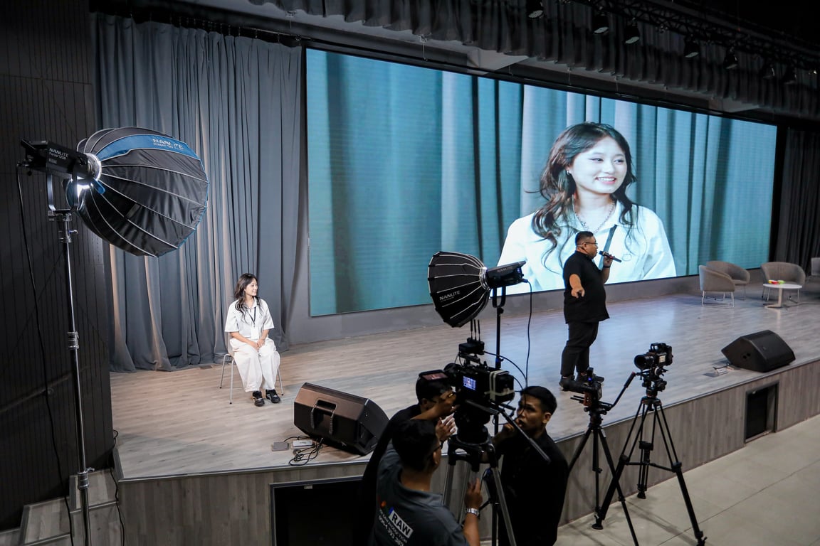 sinh-vien-thiet-ke-my-thuat-so-cham-cong-nghe-dien-anh-toi-gian-blackmagic-camera-&-davinci-resolve-d.jpg