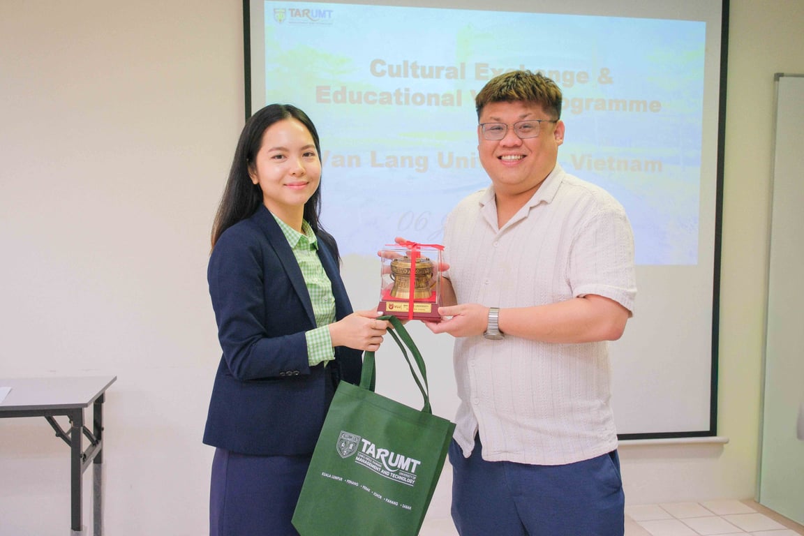 vlu-sinh-viên-Văn-Lang-mở-rộng-tư-duy,-kết-nối-quốc-tế-qua-hành-trình-“Design-Thinking”-tại-Malaysia-c.jpg