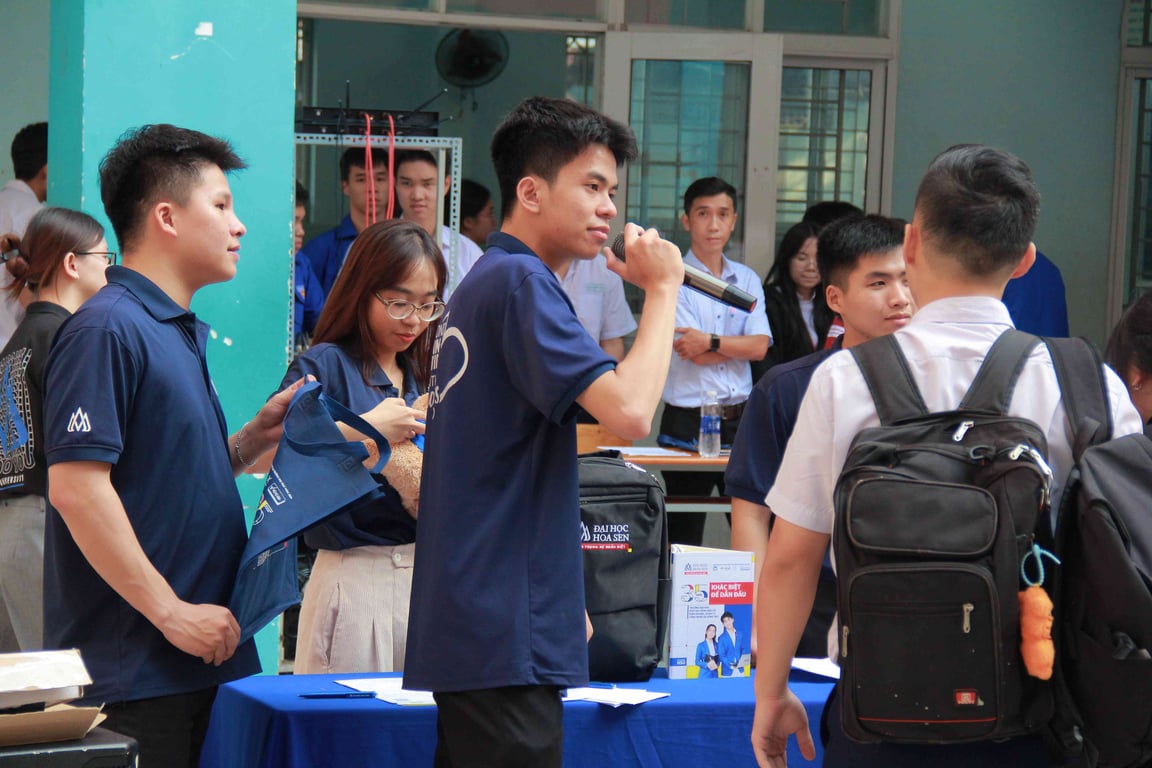 Chọn ngành không mông lung: HSU Tour đến với THPT Nam Kỳ Khởi Nghĩa