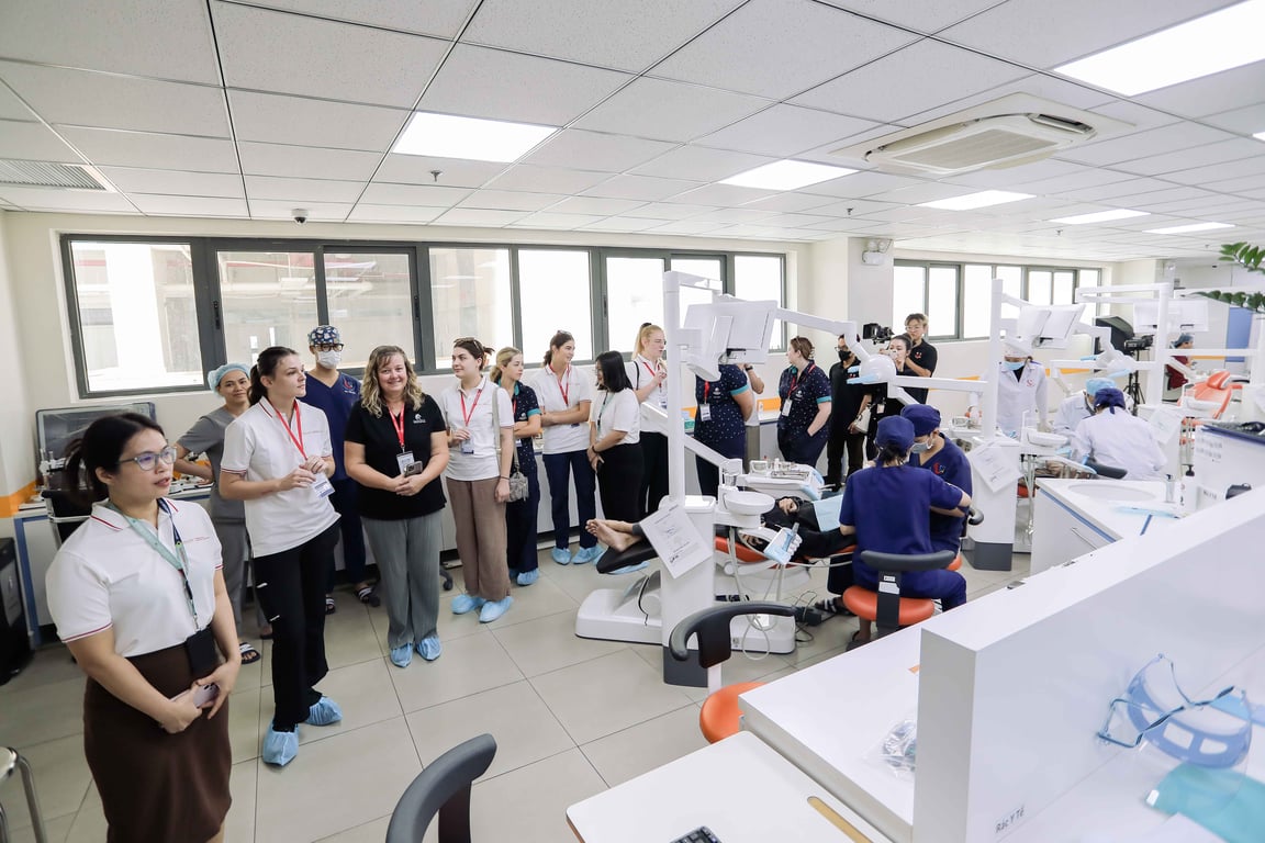 vlu-qs-rankings-2025-vlu-trong-top-491-500-truong-dai-hoc-tot-nhat-chau-a-c.jpg