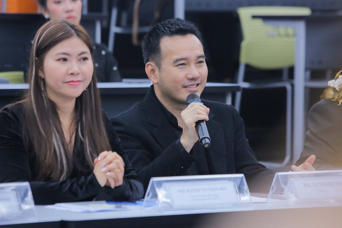 vlu-do-an-chuyen-nganh-thiet-ke-thoi-trang-1-khoa-29-dau-an-voi-nhung-bo-suu-tap-dau-tay-d.jpg