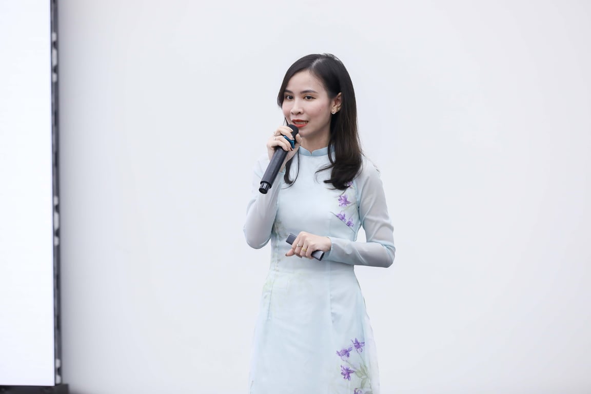 khoa-luat-truong-dai-hoc-van-lang-da-to-chuc-chuong-trinh-huong-dan-ke-hoach,-quy-dinh-thuc-tap-hoc-ky-252-va-chuyen-de-huong-nghiep-egal-insight-no3-con-duong-nghe-nghiep-tuong-lai-a.jpg