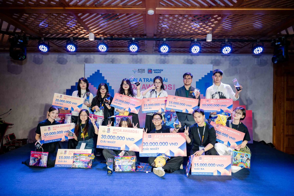 sinh-vien-dai-hoc-van-lang-tiep-tuc-noi-dai-chuoi-thanh-tich-3-nam-lien-tiep-tai-ayda-awards-2025-b.jpg