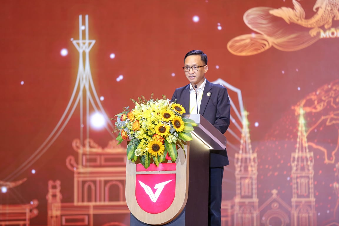 vlu-chung-ket-heritage-brand-review-award-2025-mua-2-a.jpg