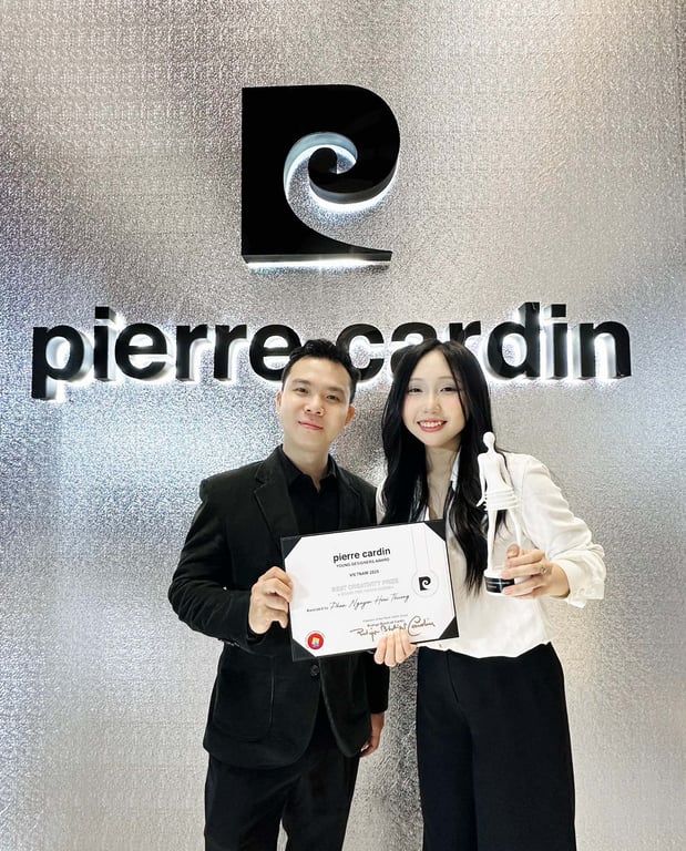 Sinh viên ngành Thiết kế thời trang được vinh danh “Sáng tạo xuất sắc” tại Pierre Cardin Fashion Show 2025