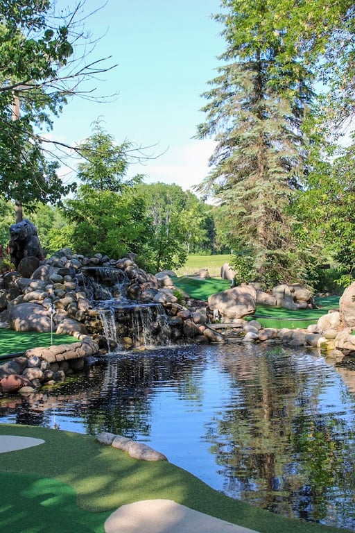 Whistling Wolf Mini Golf banner