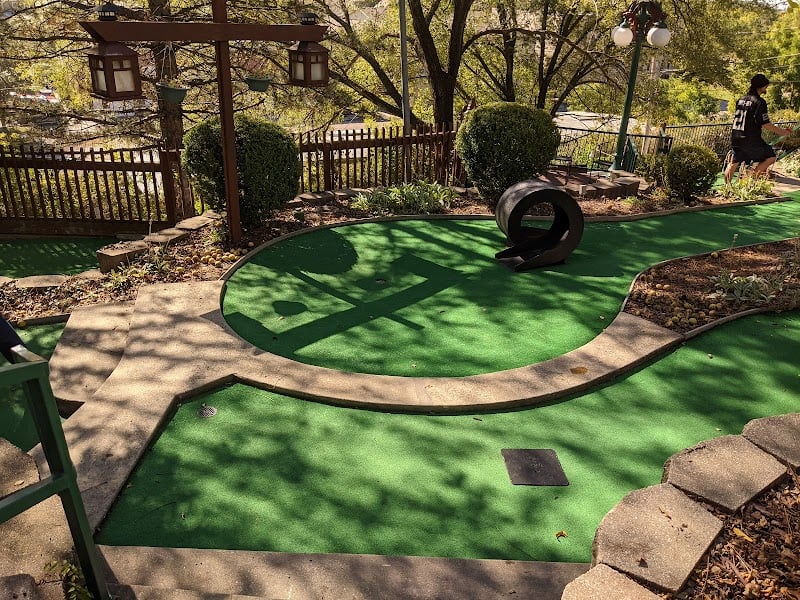 Parkville Mini Golf banner