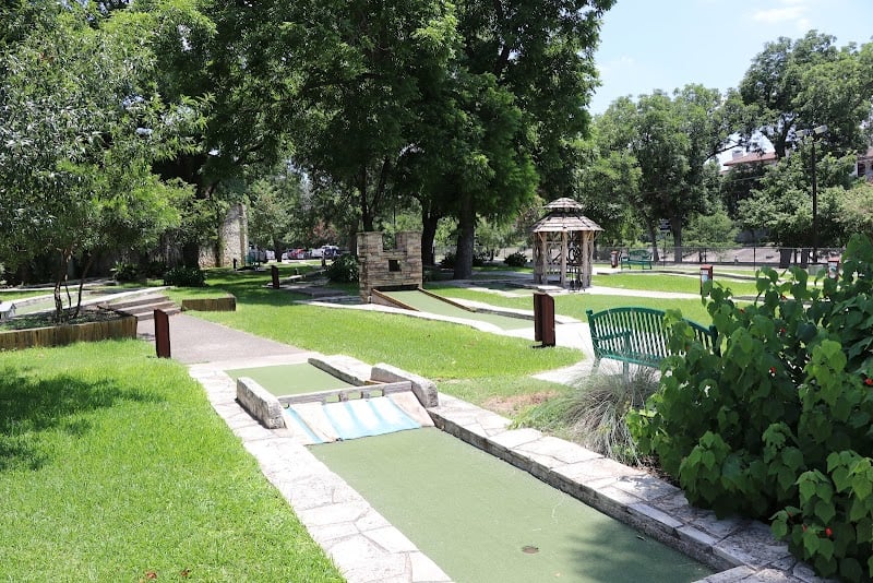 Landa Park Mini Golf banner