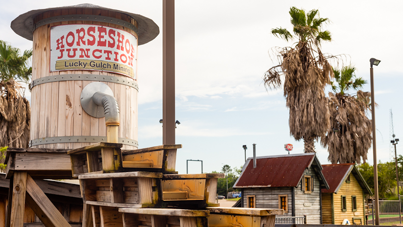 Horseshoe Junction Family Fun Park banner