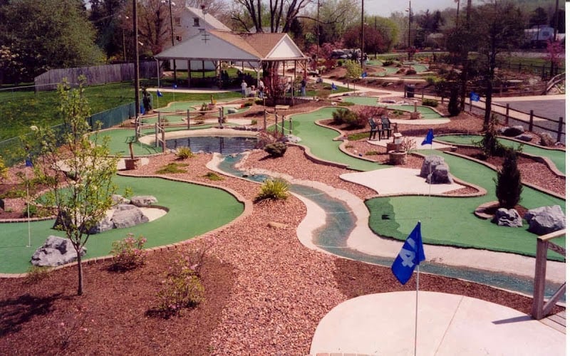 Putt U Miniature Golf banner