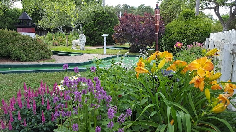 Susan's Garden Mini Golf banner
