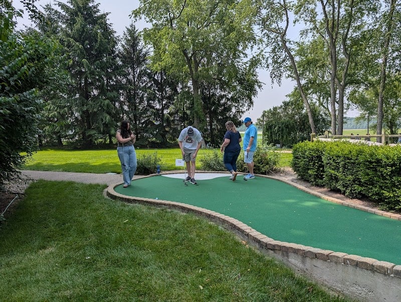 Paradise Park Miniature Golf banner