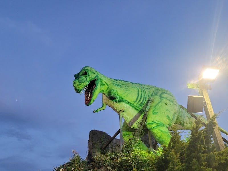 Jurassic Putt banner