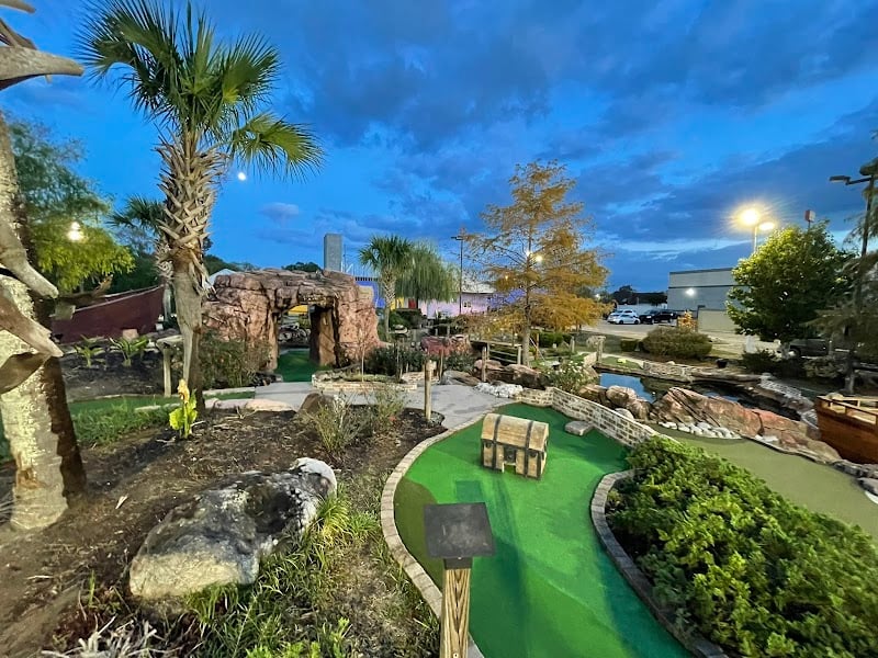 Mac n Bones Golf & Grill banner