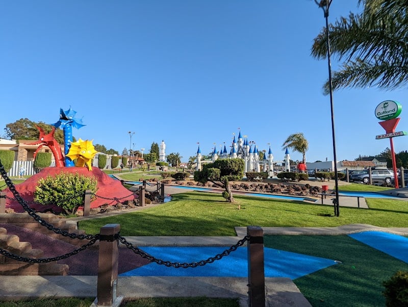 Golden Tee Golfland banner