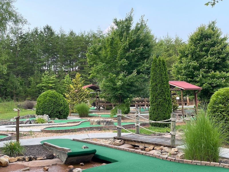 Cohutta Cove Mini Golf banner