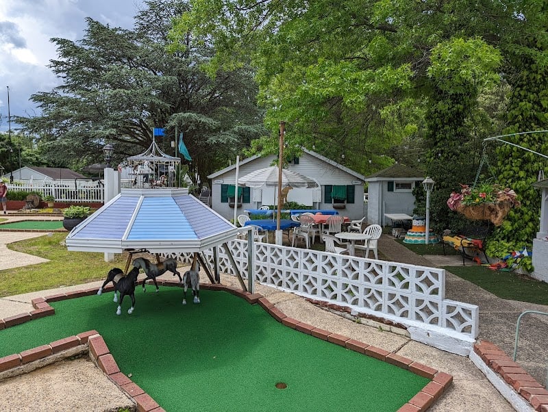 Pleasant Valley Miniature Golf banner