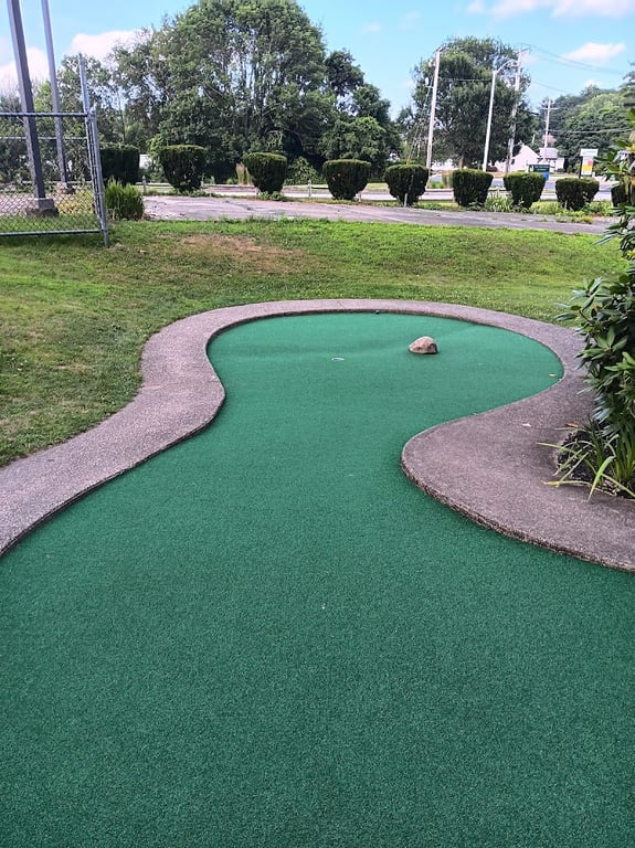 Crystal Caves Mini Golf banner