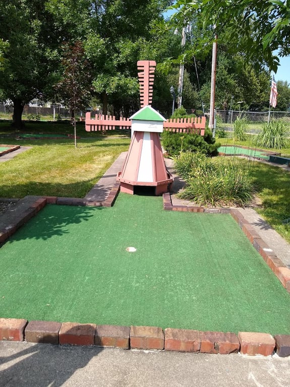 Vinnie & Als Pla-Mor Golf banner