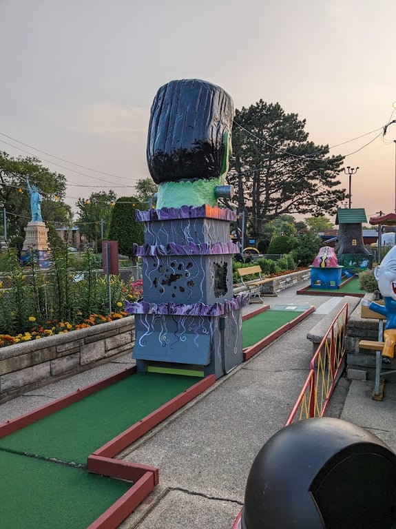 Novelty Golf & Games banner