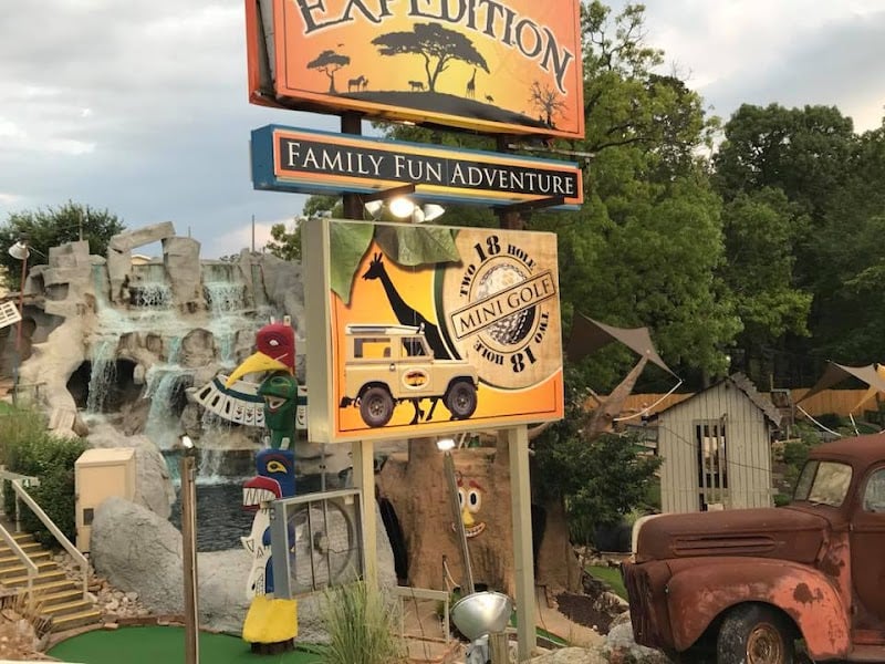 Putt'n Stuff Family Fun Center banner