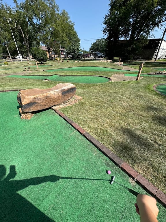 Diamonds N The Hole Putting banner