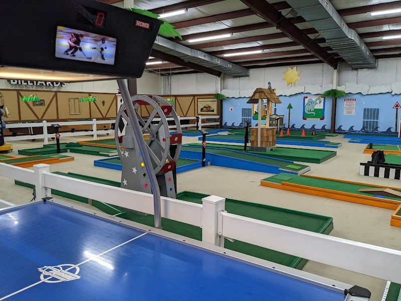 Mini Putt Family Entertainment banner