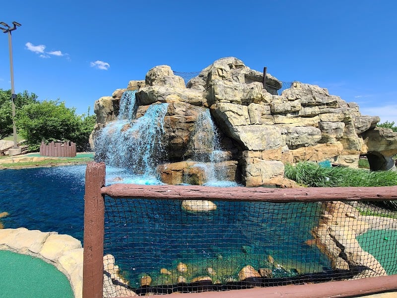 Wilderness Falls Mini Golf banner