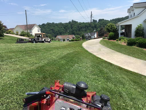 Hall’s Pro Lawn Mowing Service