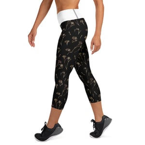 High Waisted Gold Flowers Yoga Capri Leggings