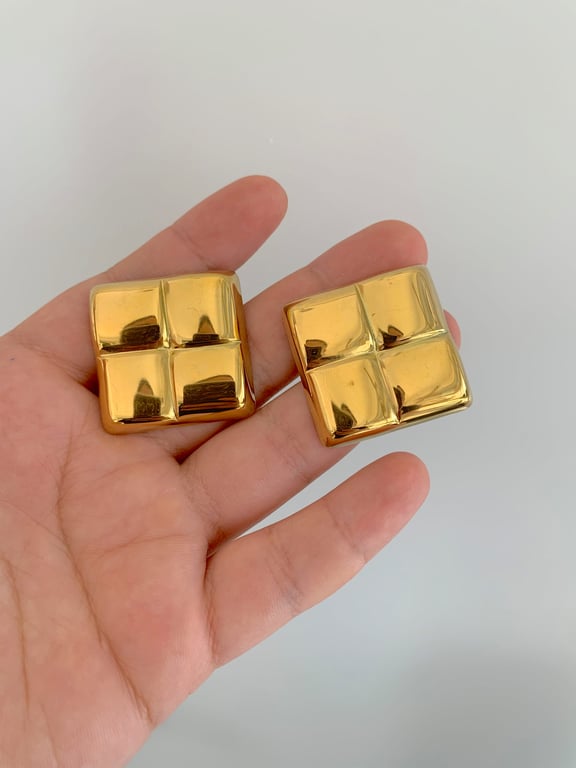 Aretes cuadrados
