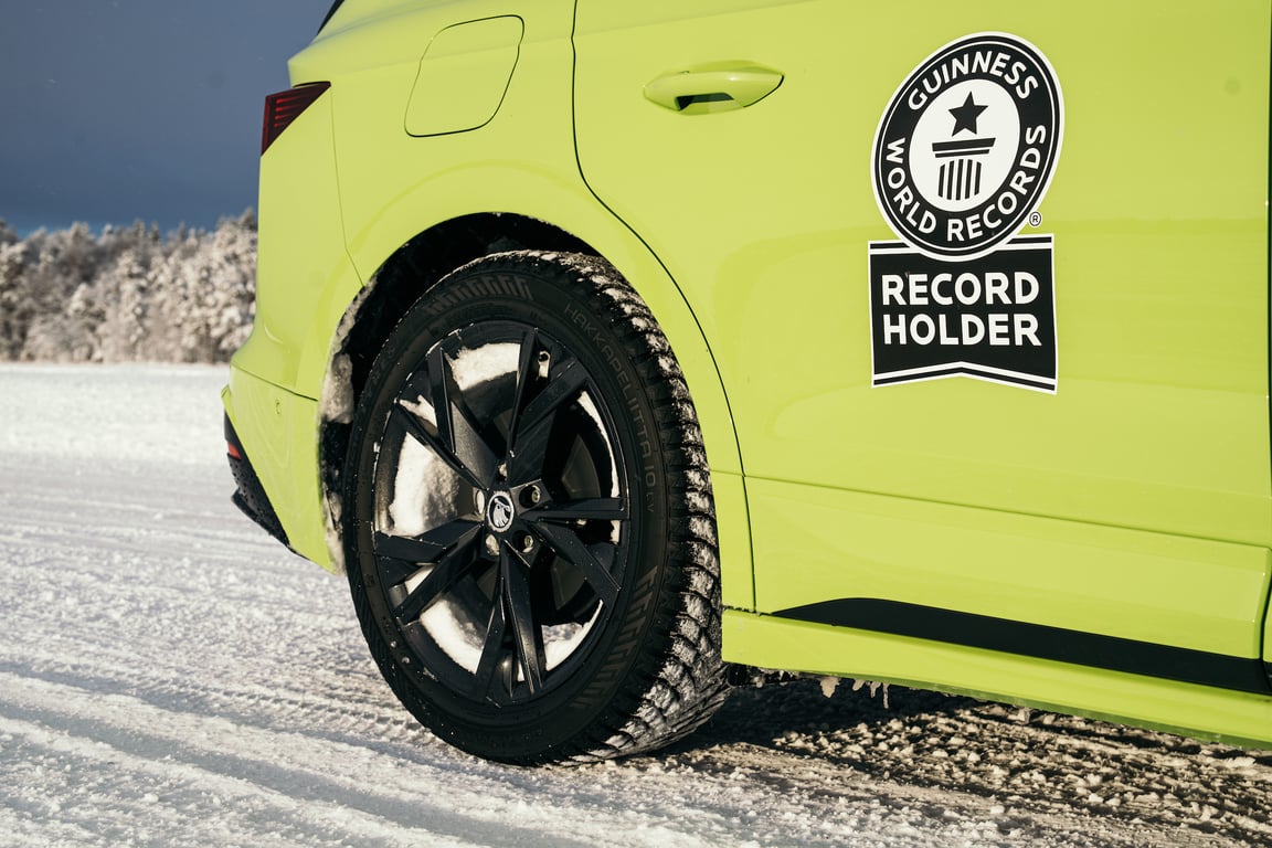 5f858023 397b 4d88 8052 f662603fc447 skodaenyaqrsiv guinnessworldrecords2