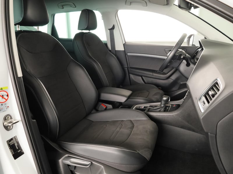42913667-24.jpg