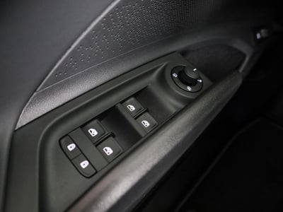 43406538-26.jpg