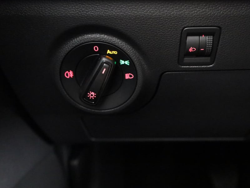 43481961-30.jpg