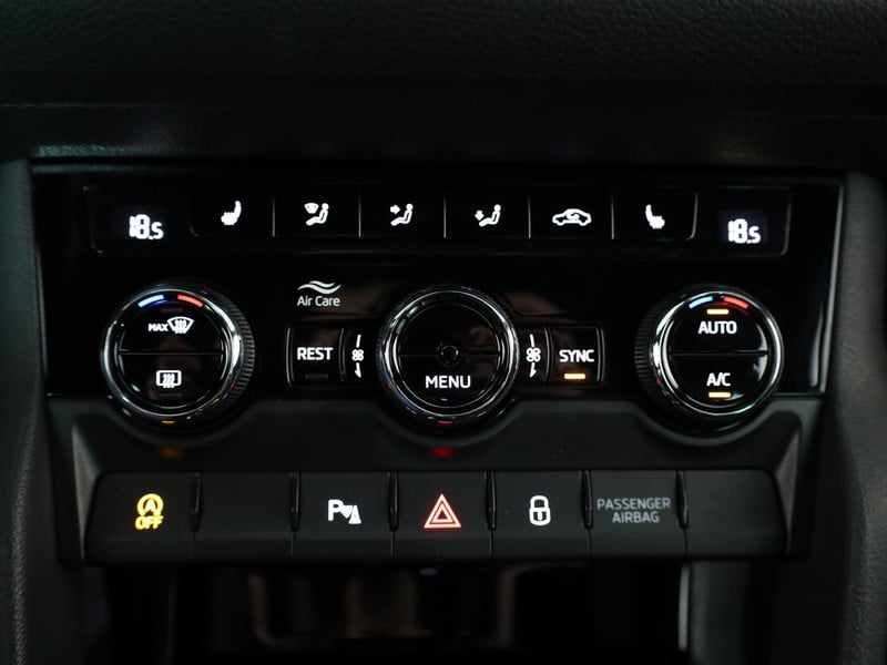 43935553-30.jpg