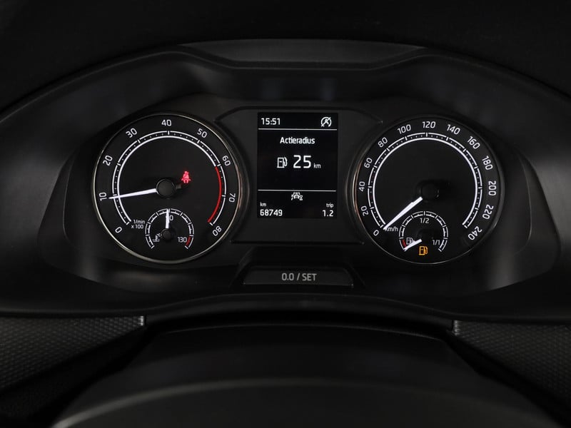 45831192-8.jpg