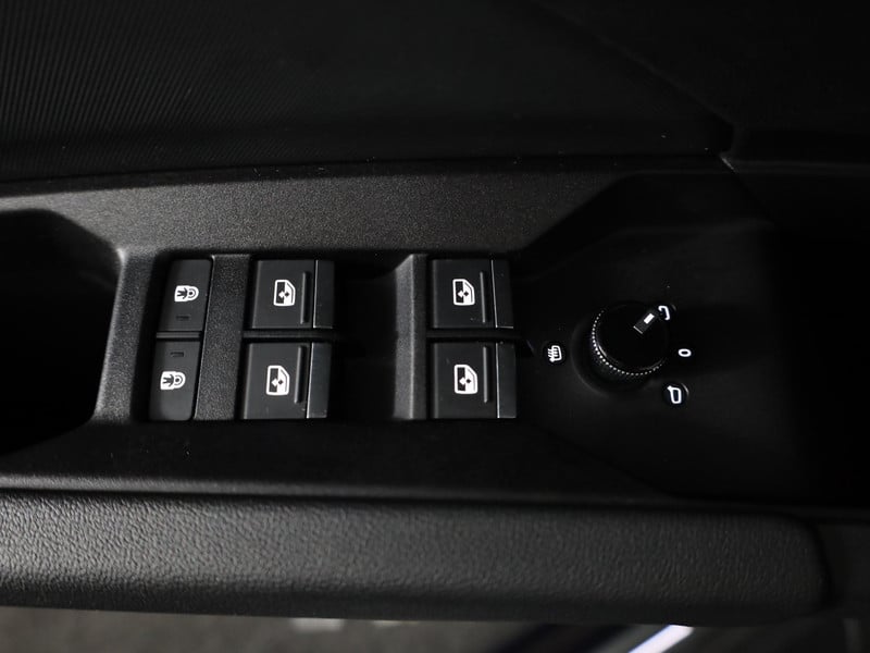 45854130-26.jpg